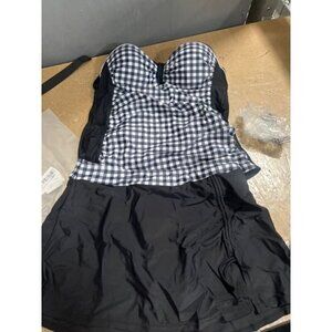 NWT Yonique Black And White Large Swimsuit